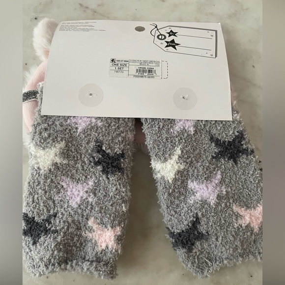 NWT - Unicorn Fuzzy Sleep Eyemask and Fuzzy Sock Set (one-size) - Picture 2 of 3